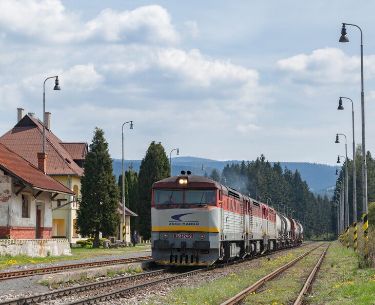 751.124+152+047 Sklené